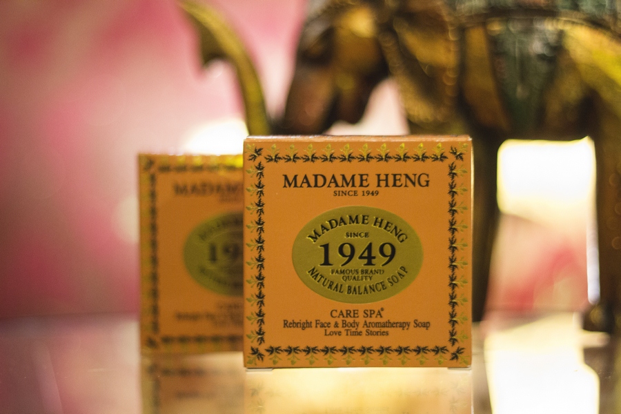 Натуральное Тайское мыло для лица и тела сияющий SPA уход Madame Heng Care Spa Rebright Face & Body Aromatherapy Soap 50 гр.